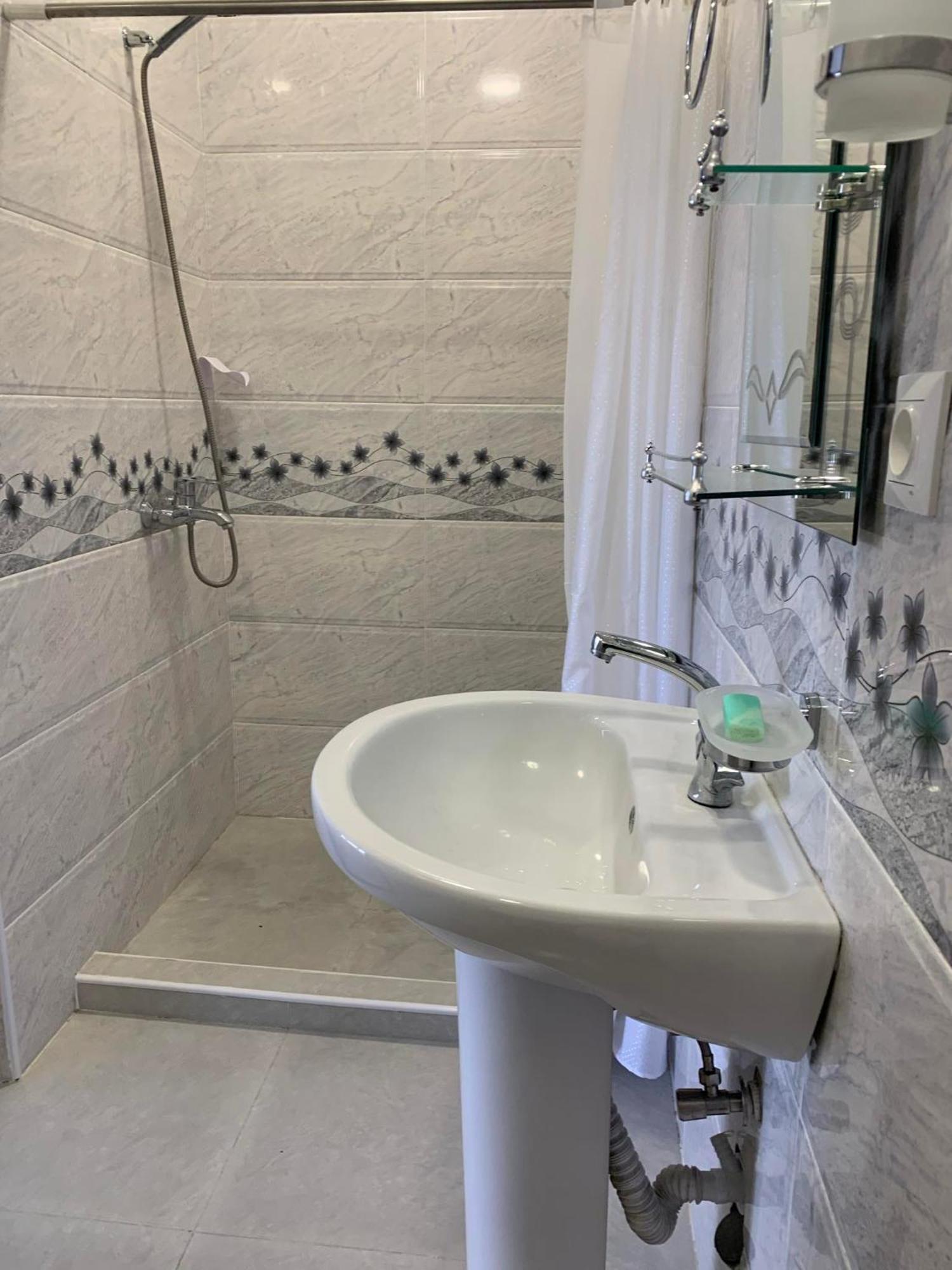Tsivi Tba Hotel Ckaltubo Kültér fotó